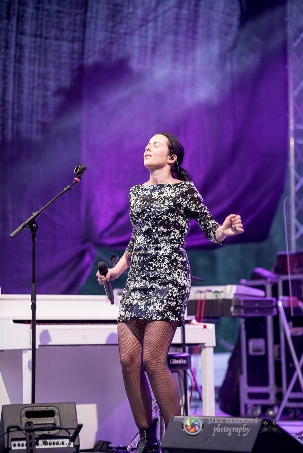 Miro Žbirka, Katarína Knechtová a Ondřej Ruml vystoupili v amfiteátru Loket přímo pod hradem