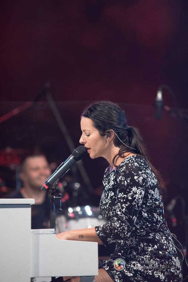 Miro Žbirka, Katarína Knechtová a Ondřej Ruml vystoupili v amfiteátru Loket přímo pod hradem