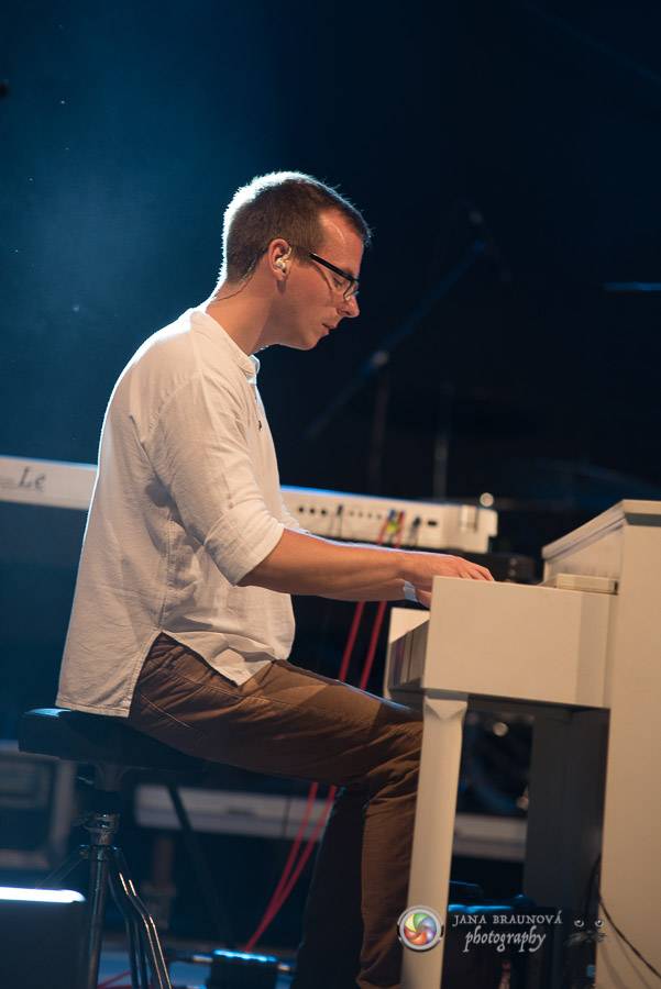 Miro Žbirka, Katarína Knechtová a Ondřej Ruml vystoupili v amfiteátru Loket přímo pod hradem