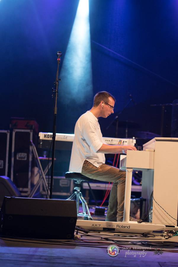 Miro Žbirka, Katarína Knechtová a Ondřej Ruml vystoupili v amfiteátru Loket přímo pod hradem