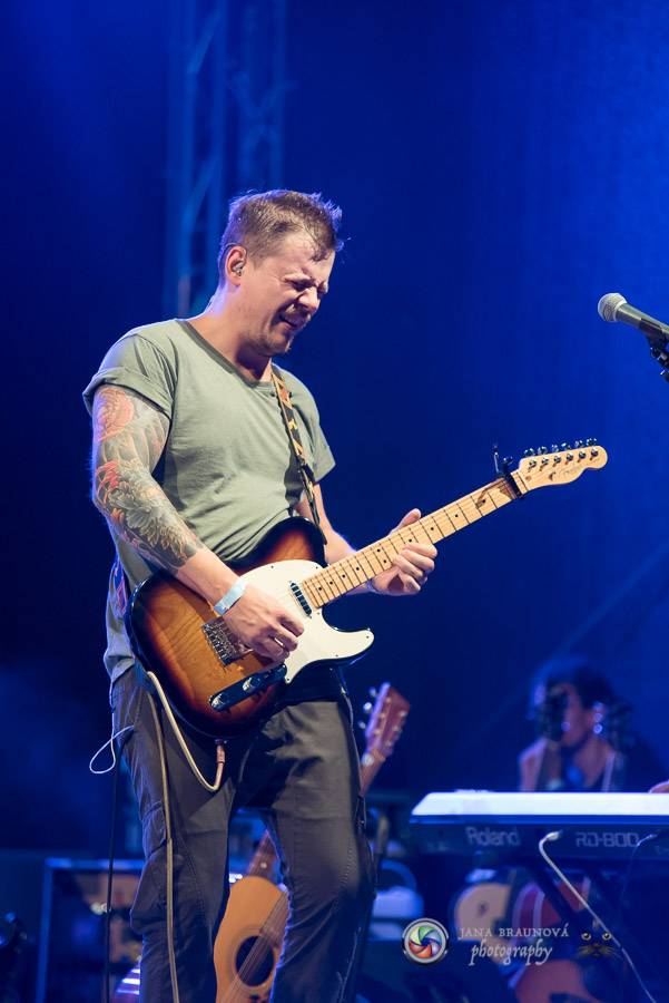 Miro Žbirka, Katarína Knechtová a Ondřej Ruml vystoupili v amfiteátru Loket přímo pod hradem