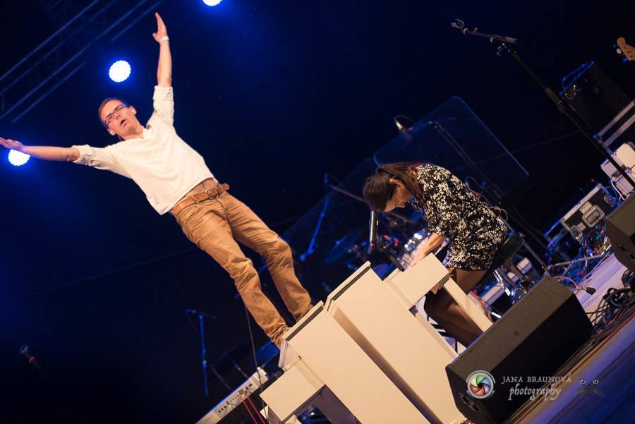 Miro Žbirka, Katarína Knechtová a Ondřej Ruml vystoupili v amfiteátru Loket přímo pod hradem