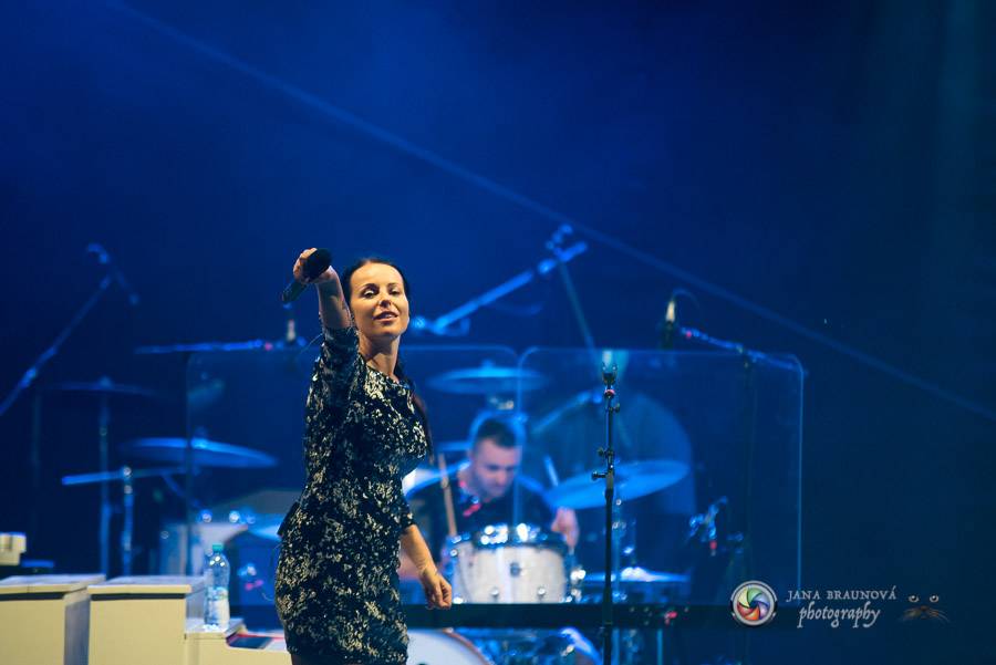 Miro Žbirka, Katarína Knechtová a Ondřej Ruml vystoupili v amfiteátru Loket přímo pod hradem