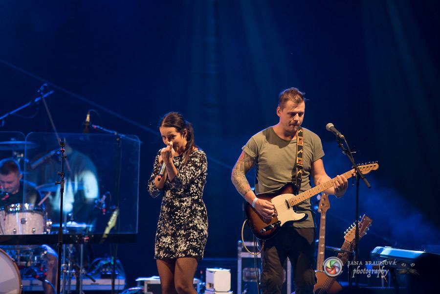 Miro Žbirka, Katarína Knechtová a Ondřej Ruml vystoupili v amfiteátru Loket přímo pod hradem