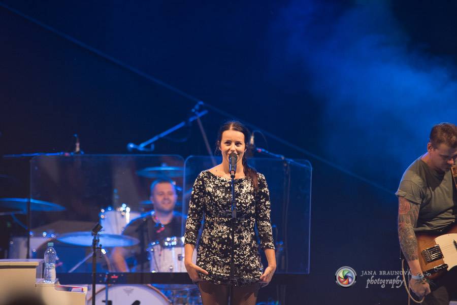 Miro Žbirka, Katarína Knechtová a Ondřej Ruml vystoupili v amfiteátru Loket přímo pod hradem