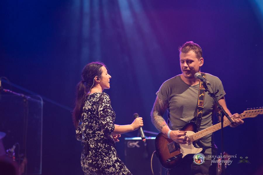 Miro Žbirka, Katarína Knechtová a Ondřej Ruml vystoupili v amfiteátru Loket přímo pod hradem