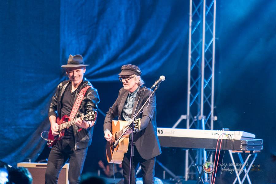 Miro Žbirka, Katarína Knechtová a Ondřej Ruml vystoupili v amfiteátru Loket přímo pod hradem