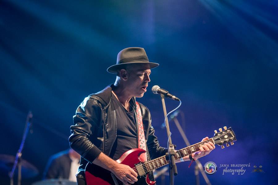 Miro Žbirka, Katarína Knechtová a Ondřej Ruml vystoupili v amfiteátru Loket přímo pod hradem