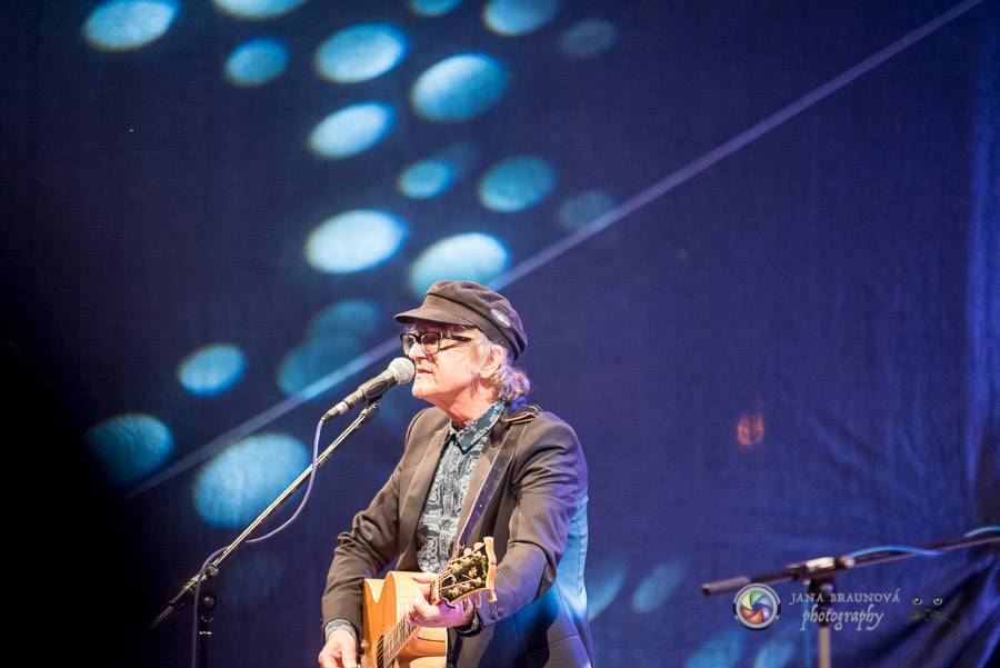 Miro Žbirka, Katarína Knechtová a Ondřej Ruml vystoupili v amfiteátru Loket přímo pod hradem