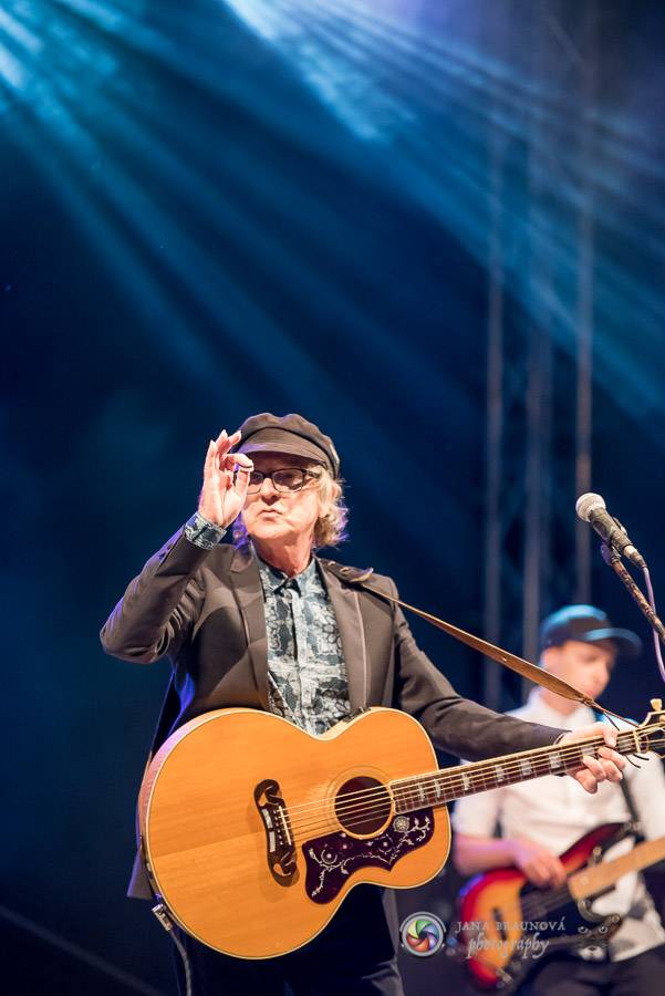 Miro Žbirka, Katarína Knechtová a Ondřej Ruml vystoupili v amfiteátru Loket přímo pod hradem