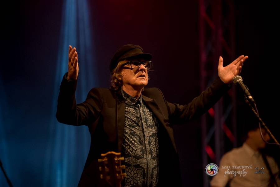 Miro Žbirka, Katarína Knechtová a Ondřej Ruml vystoupili v amfiteátru Loket přímo pod hradem