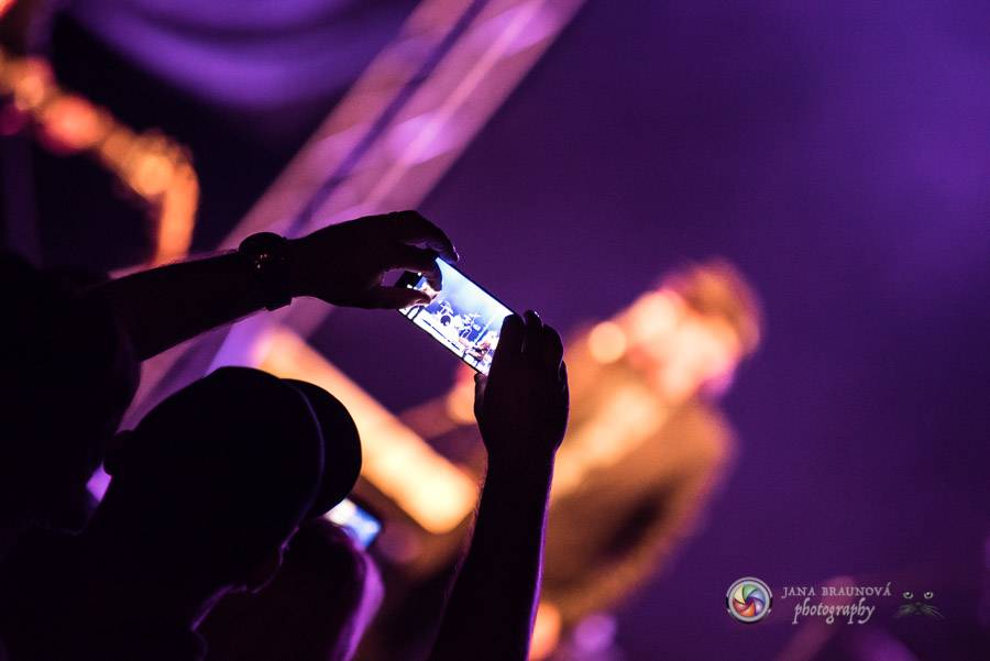 Miro Žbirka, Katarína Knechtová a Ondřej Ruml vystoupili v amfiteátru Loket přímo pod hradem