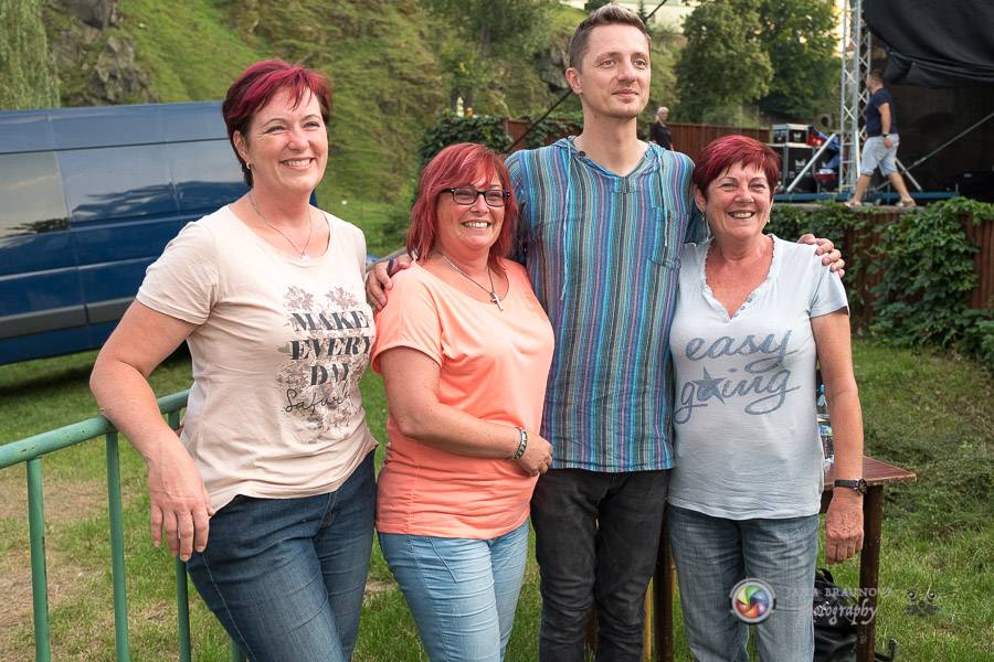 Miro Žbirka, Katarína Knechtová a Ondřej Ruml vystoupili v amfiteátru Loket přímo pod hradem