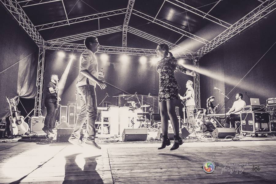 Miro Žbirka, Katarína Knechtová a Ondřej Ruml vystoupili v amfiteátru Loket přímo pod hradem