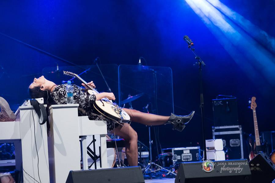 Miro Žbirka, Katarína Knechtová a Ondřej Ruml vystoupili v amfiteátru Loket přímo pod hradem