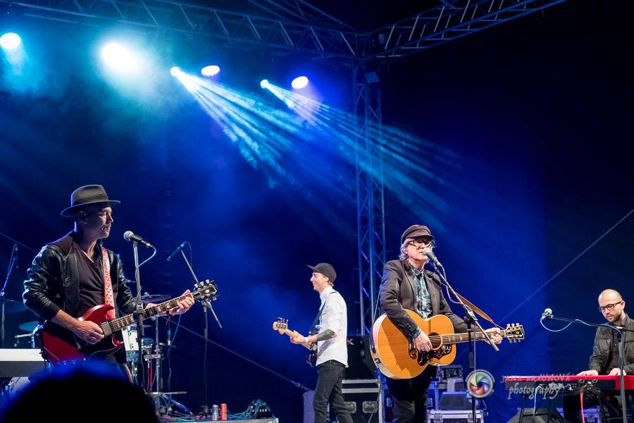 Miro Žbirka, Katarína Knechtová a Ondřej Ruml vystoupili v amfiteátru Loket přímo pod hradem