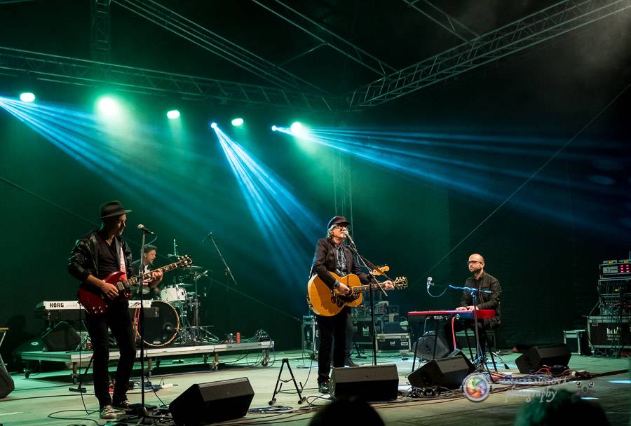 Miro Žbirka, Katarína Knechtová a Ondřej Ruml vystoupili v amfiteátru Loket přímo pod hradem