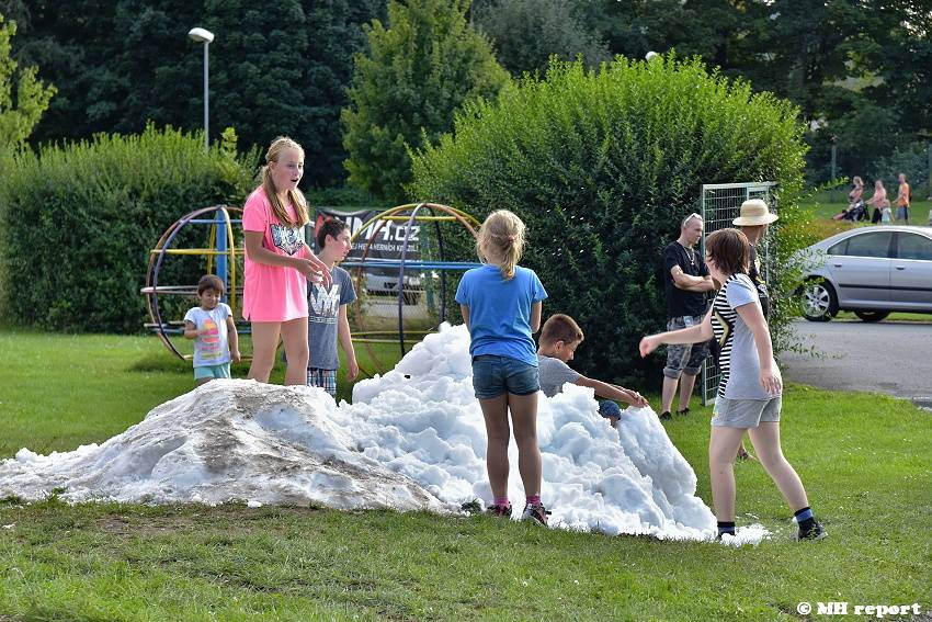 V Tachově proběhl festival JJ Fest vol. 6, zahráli Pearly Seconds nebo SPS