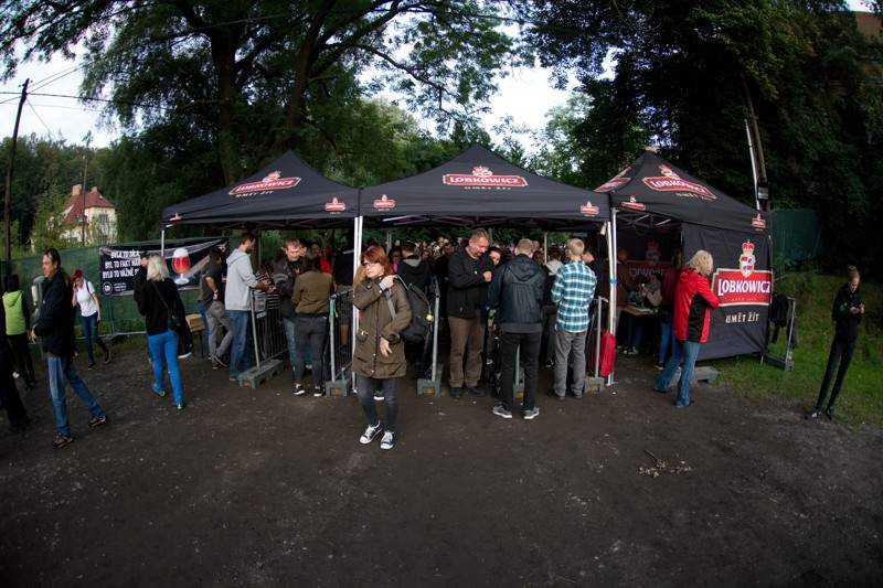 Divokej Bill v Úvalech završil turné, fanouškům servíroval hity i nové album Tsunami