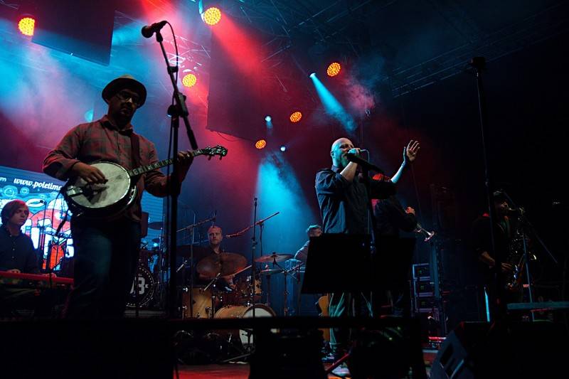 Divokej Bill v Úvalech završil turné, fanouškům servíroval hity i nové album Tsunami