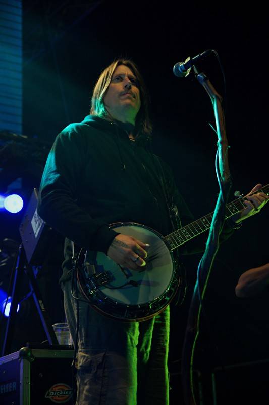 Divokej Bill v Úvalech završil turné, fanouškům servíroval hity i nové album Tsunami