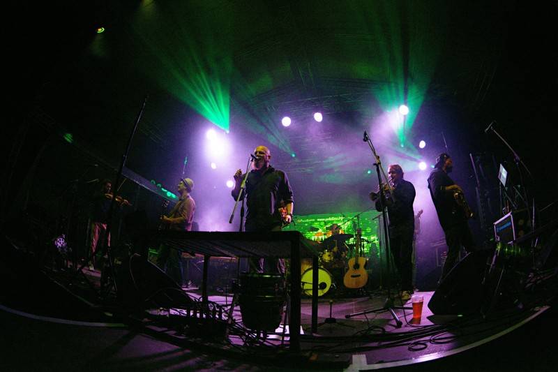 Divokej Bill v Úvalech završil turné, fanouškům servíroval hity i nové album Tsunami