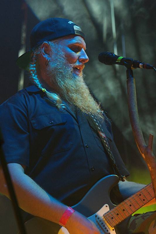 Divokej Bill v Úvalech završil turné, fanouškům servíroval hity i nové album Tsunami