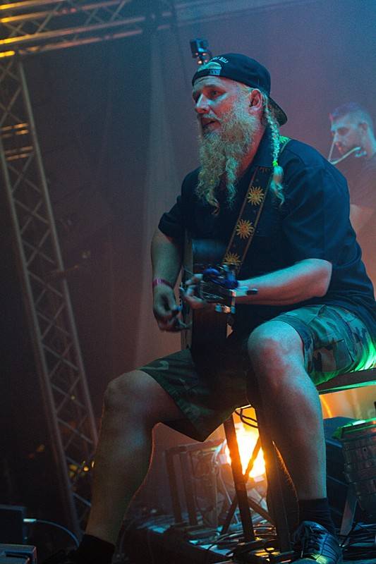 Divokej Bill v Úvalech završil turné, fanouškům servíroval hity i nové album Tsunami