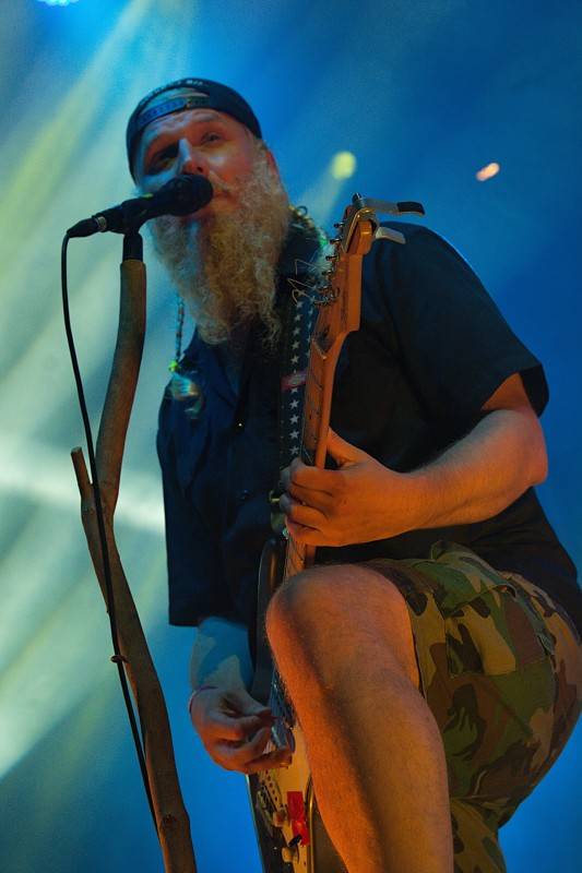 Divokej Bill v Úvalech završil turné, fanouškům servíroval hity i nové album Tsunami