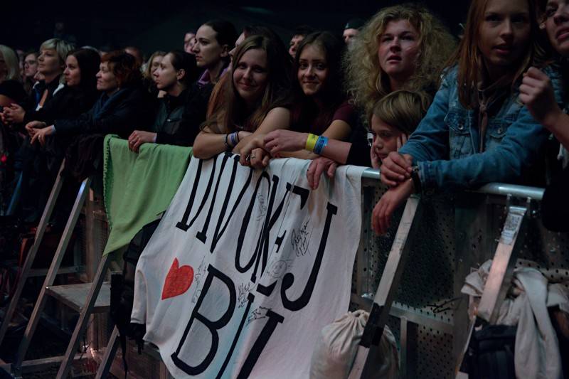 Divokej Bill v Úvalech završil turné, fanouškům servíroval hity i nové album Tsunami