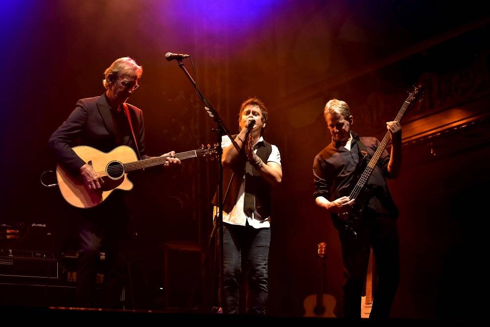  Mike + The Mechanics se proletěli pražskou Lucernou