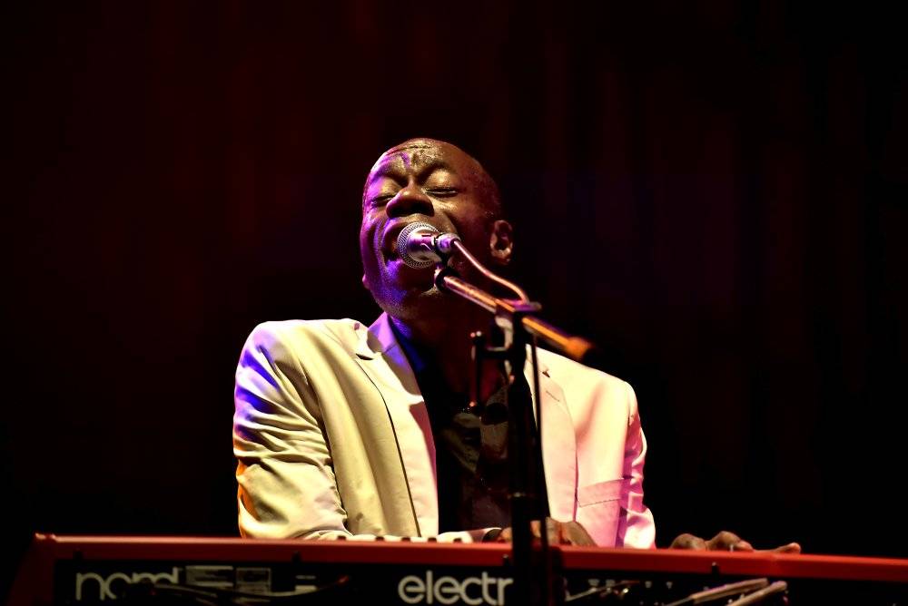  Mike + The Mechanics se proletěli pražskou Lucernou