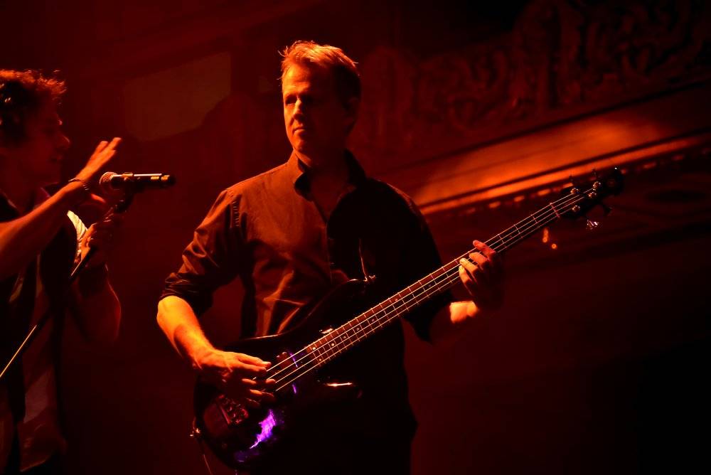  Mike + The Mechanics se proletěli pražskou Lucernou