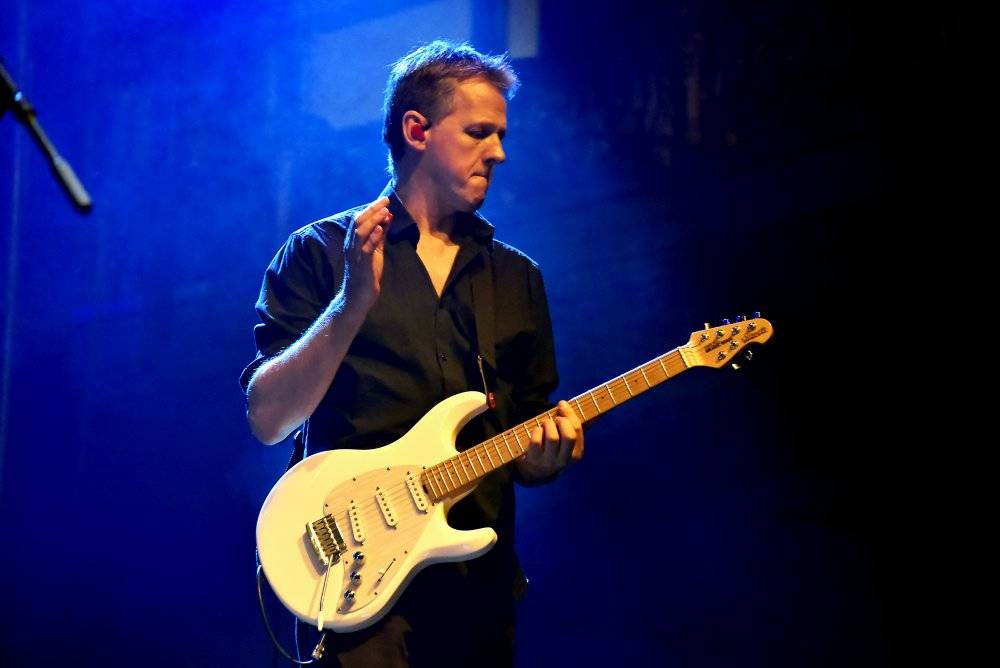  Mike + The Mechanics se proletěli pražskou Lucernou