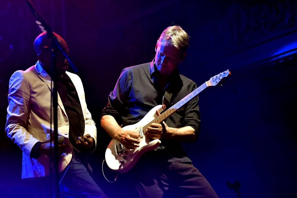  Mike + The Mechanics se proletěli pražskou Lucernou