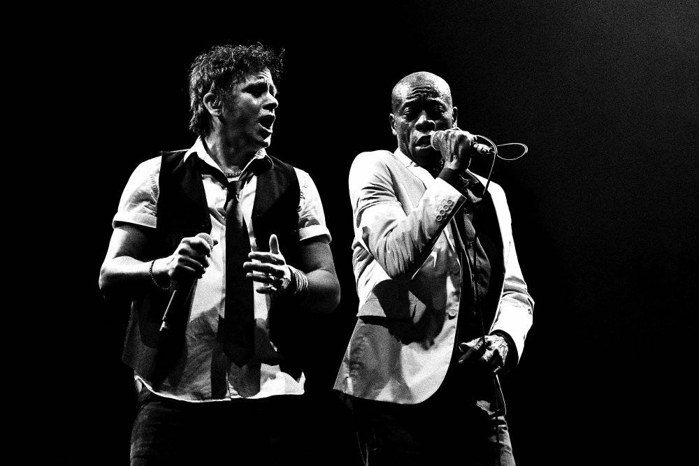  Mike + The Mechanics se proletěli pražskou Lucernou