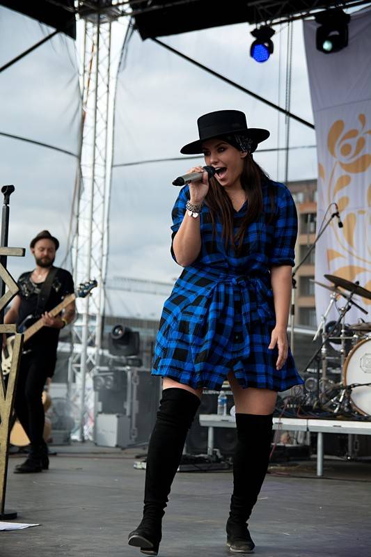 Dožínky na Letné obohatili svými koncerty Slza, Ewa Farna, Voxel nebo Pokáč