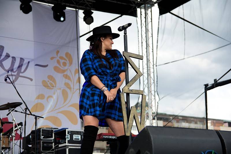 Dožínky na Letné obohatili svými koncerty Slza, Ewa Farna, Voxel nebo Pokáč