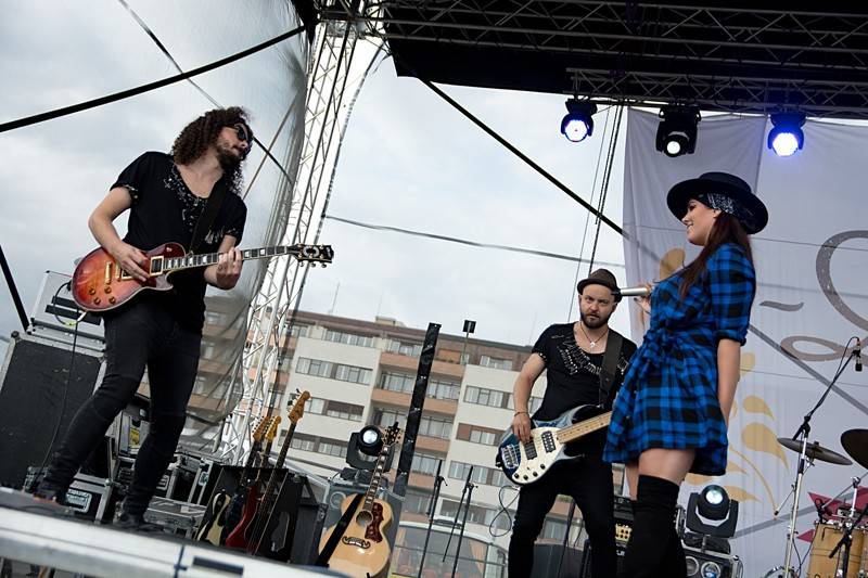 Dožínky na Letné obohatili svými koncerty Slza, Ewa Farna, Voxel nebo Pokáč