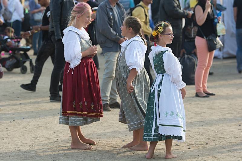 Dožínky na Letné obohatili svými koncerty Slza, Ewa Farna, Voxel nebo Pokáč