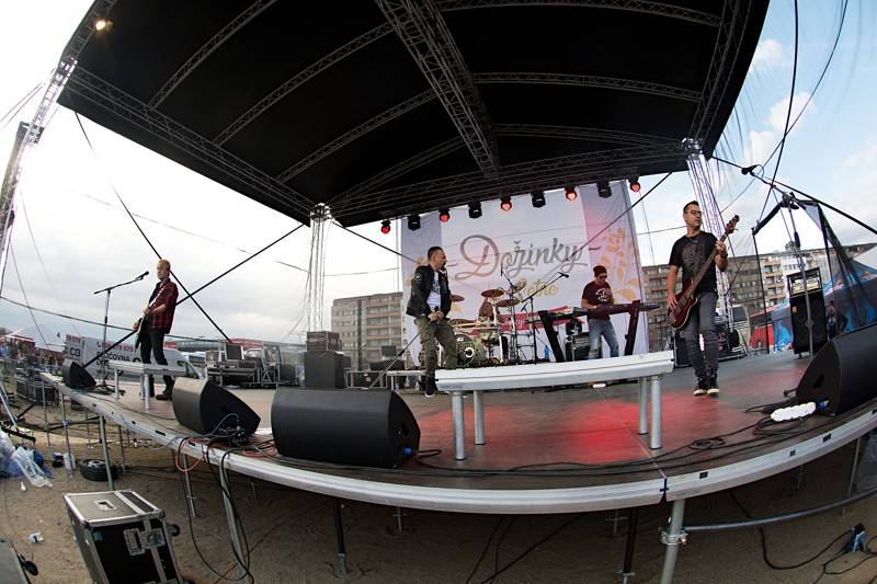 Dožínky na Letné obohatili svými koncerty Slza, Ewa Farna, Voxel nebo Pokáč