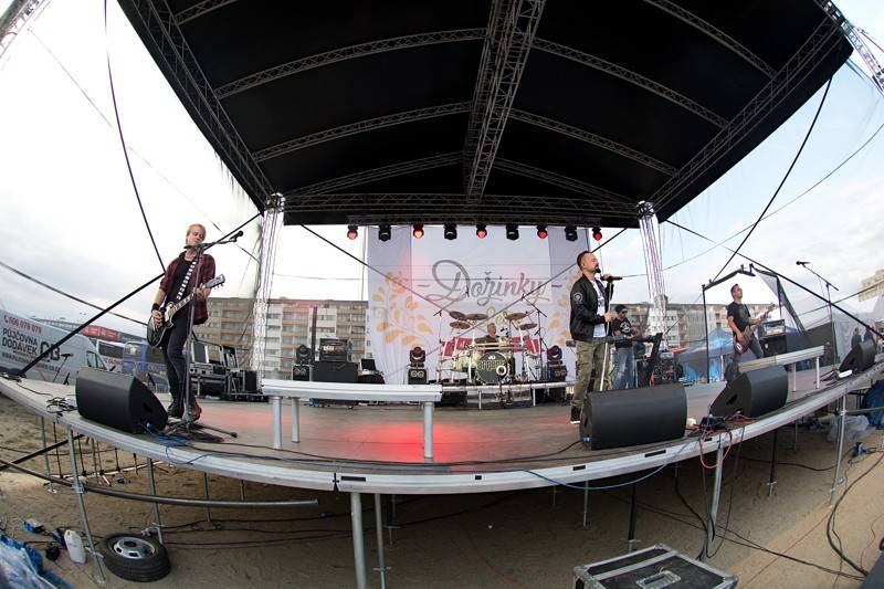 Dožínky na Letné obohatili svými koncerty Slza, Ewa Farna, Voxel nebo Pokáč