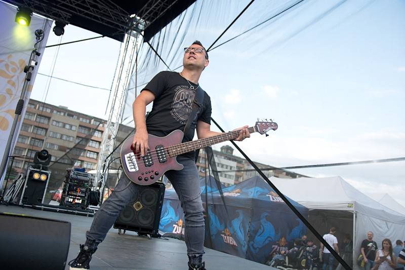 Dožínky na Letné obohatili svými koncerty Slza, Ewa Farna, Voxel nebo Pokáč