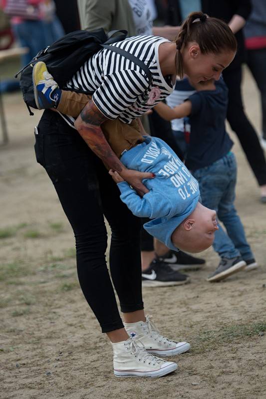 Dožínky na Letné obohatili svými koncerty Slza, Ewa Farna, Voxel nebo Pokáč