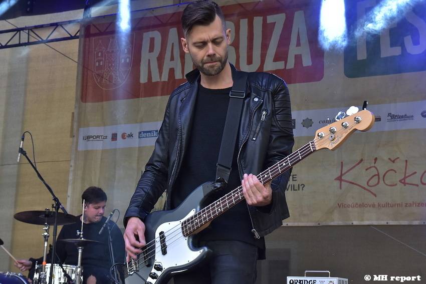 Radbuza fest v Dobřanech: Anna K. se loučila s festivalovou sezónou, hráli i Gingerhead, Ill Fish nebo Smrtislav