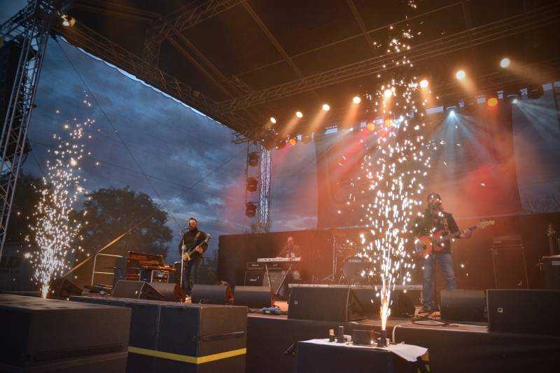 Letní sezónu na Výravě zakončili Suzi Quatro, Olympic, Turbo a ohňostroj