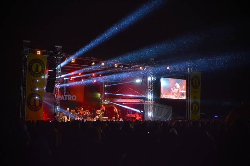 Letní sezónu na Výravě zakončili Suzi Quatro, Olympic, Turbo a ohňostroj