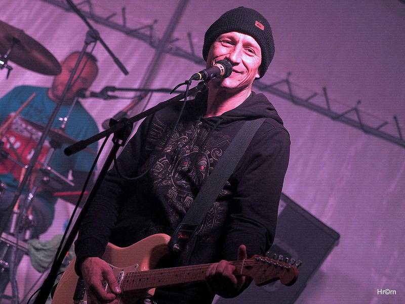 Ekompilace završila své turné v Krnově, na tamním náměstí zářili Wohnout a Thom Artway