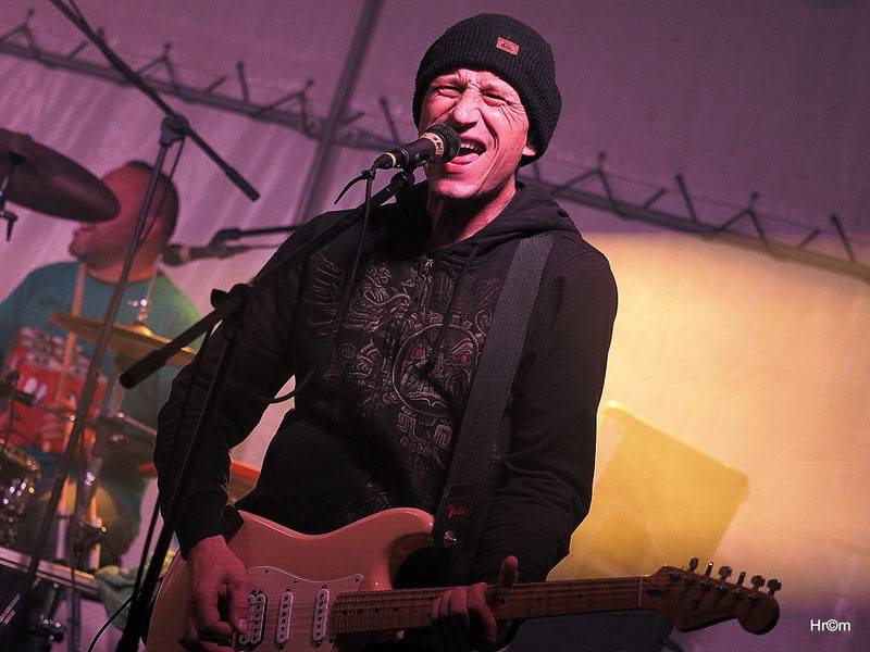 Ekompilace završila své turné v Krnově, na tamním náměstí zářili Wohnout a Thom Artway