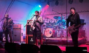 Ekompilace završila své turné v Krnově, na tamním náměstí zářili Wohnout a Thom Artway